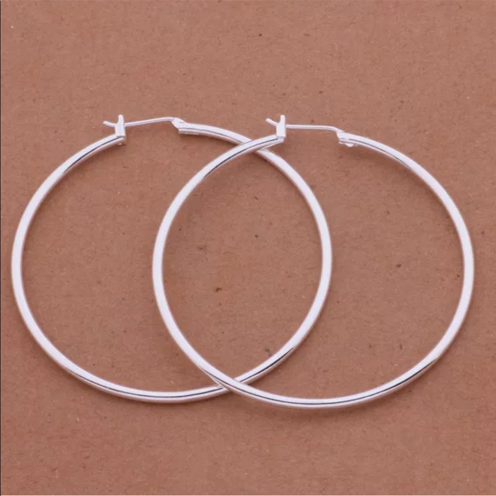 Silver thin comfortable earrings - Picture 2 of 3
